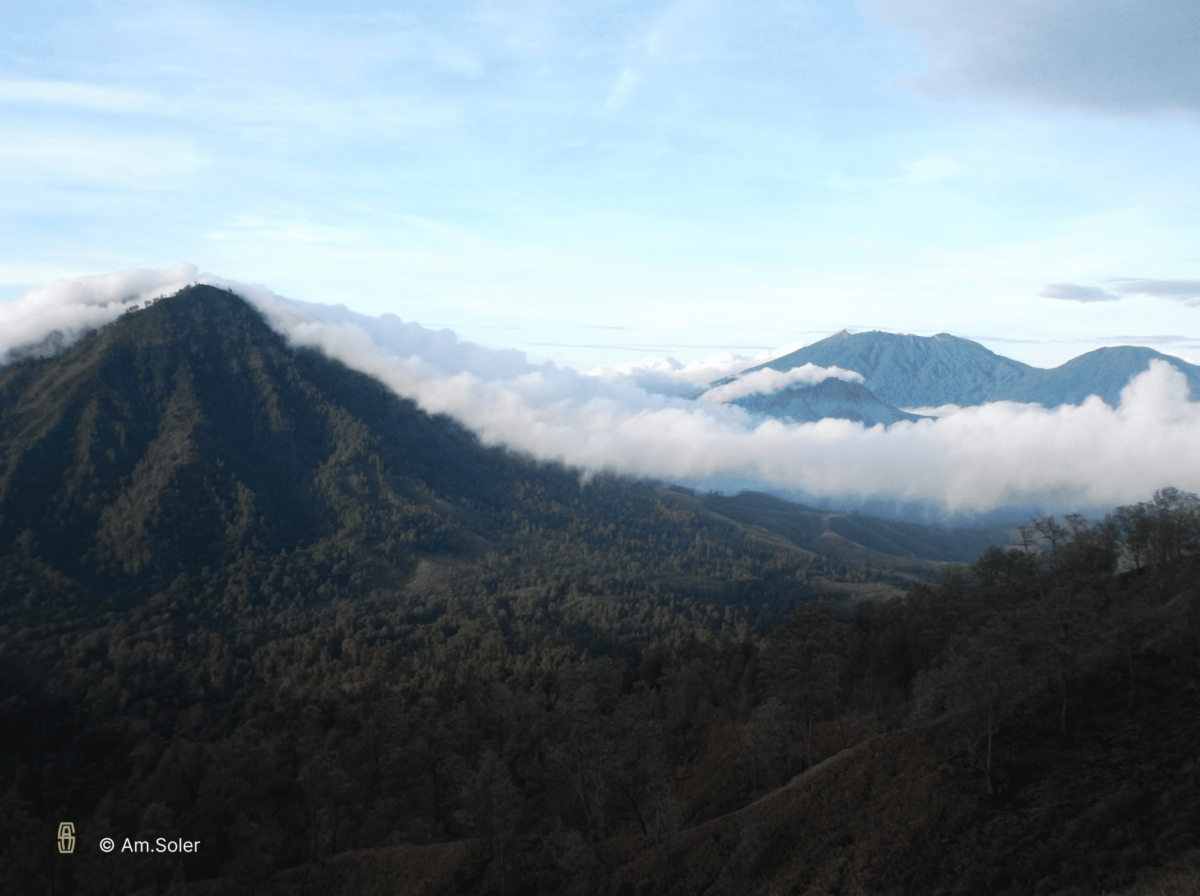 Mont Kawah Ijen : Volcan aux flammes bleues de Java Inside the crater