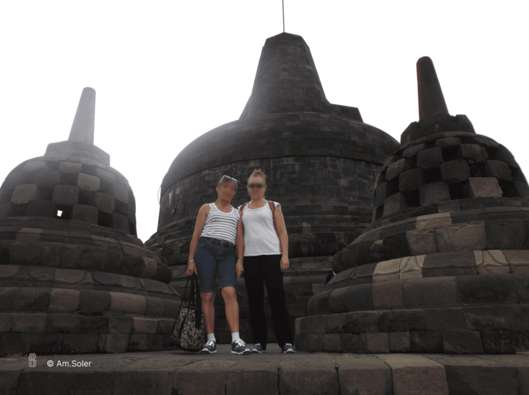 Les temples en Indonésie. Volcanoes and Spirituality in Java